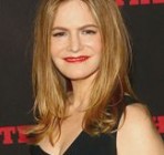 Jennifer Jason Leigh